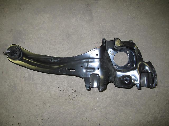 1355130 Ford Braço oscilante (tração) longitudinal inferior direito de suspensão traseira