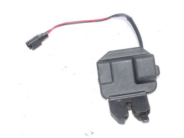 84630AV600 Nissan/Infiniti Fecho de tampa de porta-malas (de 3ª/5ª porta traseira)