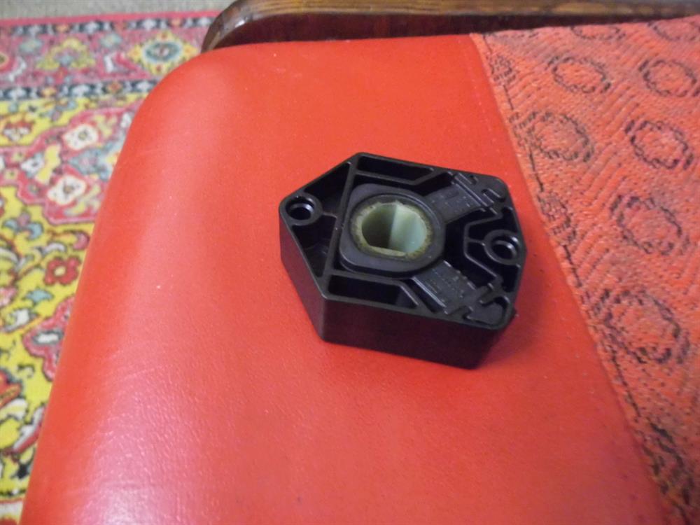 Coxim superior de fixação do radiador VAG 1U0121367D preço, a partir de 4,58 USD