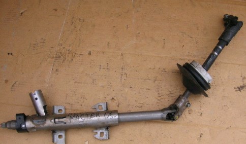 8200251897 Renault (RVI) Junta universal inferior da árvore da coluna de direção