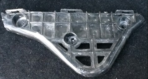 5253533050 Toyota Consola externa direita do pára-choque dianteiro