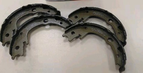 Sapatas do freio de estacionamento Toyota 4654048010 preço, a partir de 36,47 USD