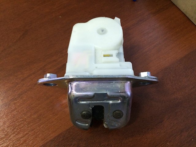 Fecho de tampa de porta-malas (de 3ª/5ª porta traseira) Subaru 63032FG101 preço, a partir de 55,69 USD