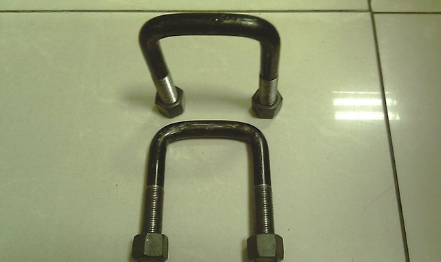 551234A800 Hyundai/Kia Estribo da suspensão de lâminas