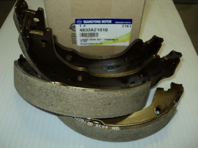 4833A21010 Ssang Yong Sapatas do freio de estacionamento