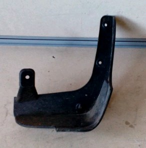 868322S000 Hyundai/Kia Protetor de lama dianteiro direito