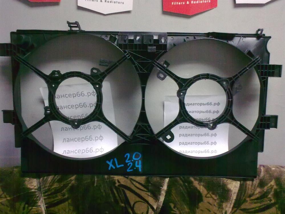 1355A140 Mitsubishi Difusor do radiador de esfriamento