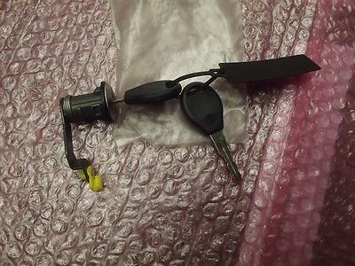 Trinco de fecho de porta-malas (de 3ª/5ª porta traseira) para Nissan Primera  P10