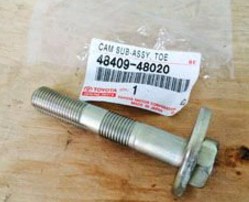 484090E010 Toyota Parafuso de fixação de braço oscilante de inclinação traseiro, interno