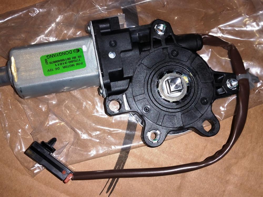 8073095F0A Nissan/Infiniti Motor de acionamento de vidro da porta dianteira direita