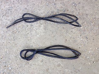 8461165J00000 Suzuki Moldura de pára-brisas