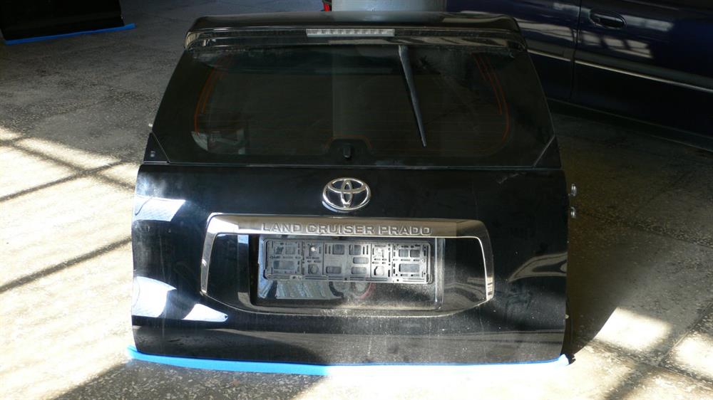 6810560190 Toyota Vidro de porta-malas de 3ª/5ª porta traseira (de tampa de alcapão)