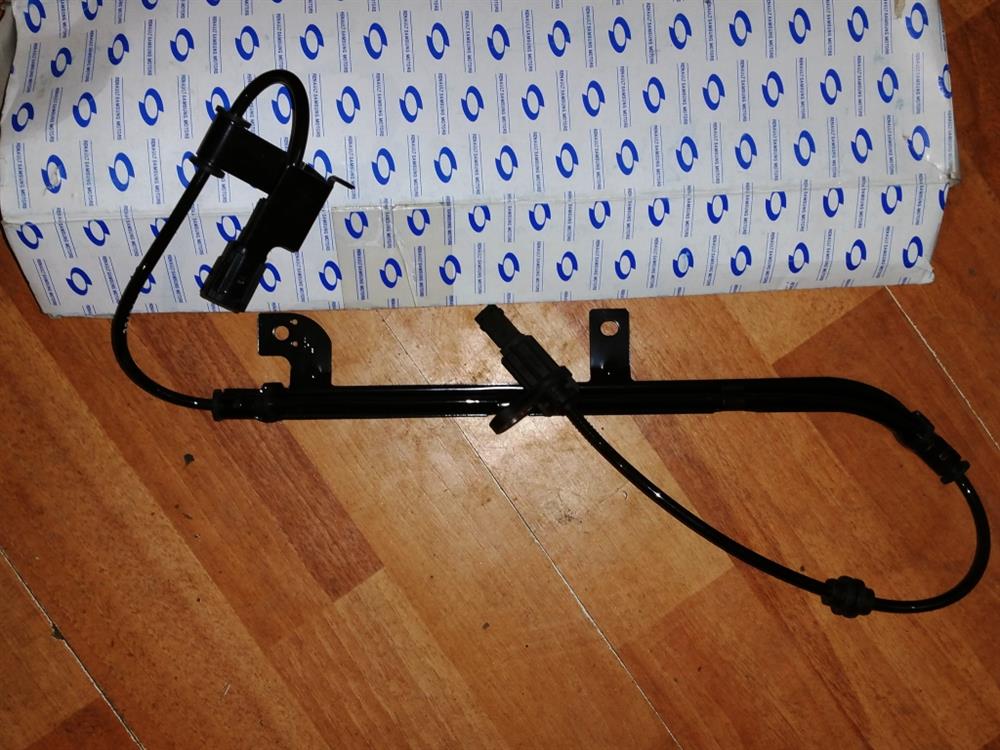 4790095F0C Nissan/Infiniti Sensor ABS traseiro esquerdo