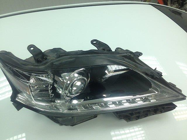 8114548B40 Toyota Luz direita