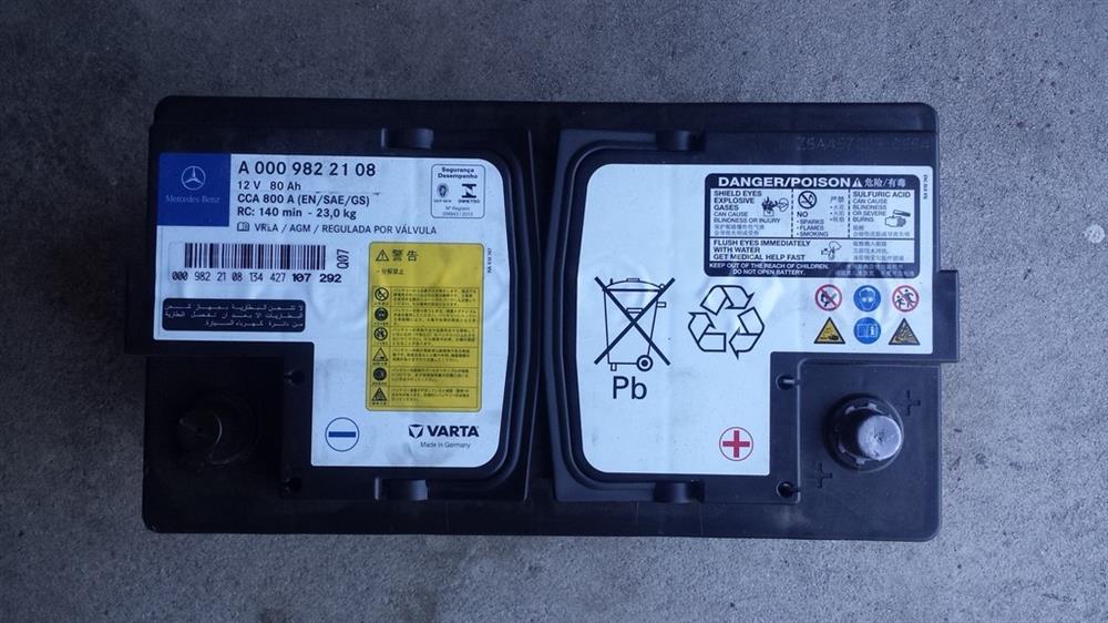 A000982210827 Mercedes Bateria recarregável (PILHA)