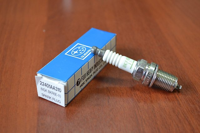 Vela de ignição Subaru 22401AA310 preço, a partir de 23,98 USD