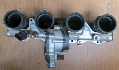 06D133209T VAG Distribuidor de combustível (rampa)