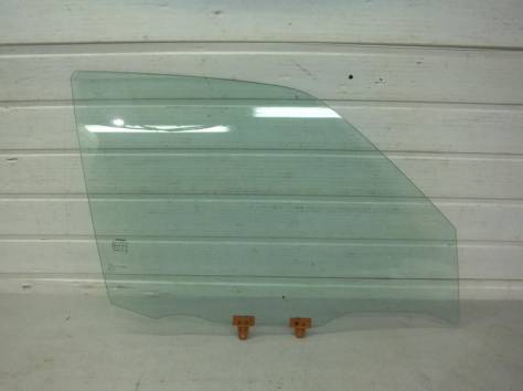 803001KK0A Nissan/Infiniti Vidro da porta dianteira direita
