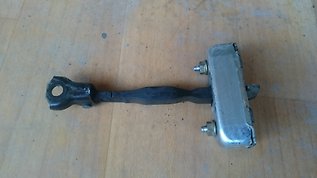 6862060091 Toyota Limitador dianteiro esquerdo de abertura de porta
