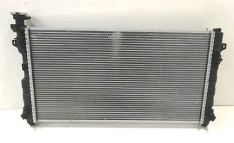 04677692AA Chrysler Radiador de esfriamento de motor