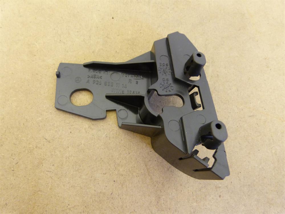 Consola direita de placa sobreposta inferior das luzes Mercedes 9068821114 preço, a partir de 8,32 USD