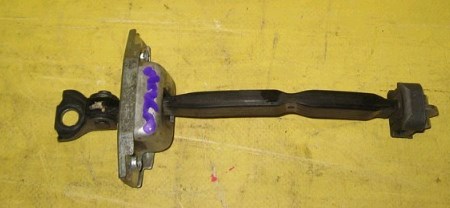 6862033070 Toyota Limitador dianteiro esquerdo de abertura de porta