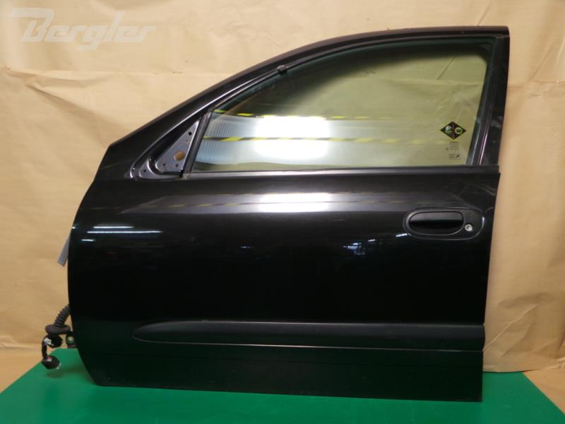 801015M432 Nissan/Infiniti Porta dianteira esquerda