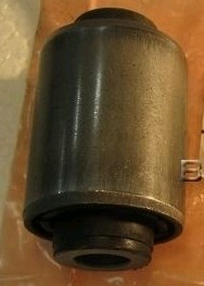 20204FE000 Subaru Bloco silencioso dianteiro do braço oscilante inferior