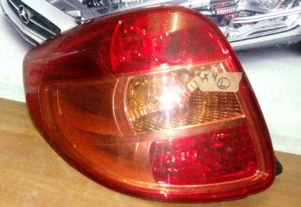 3567079J00 Suzuki Lanterna traseira esquerda