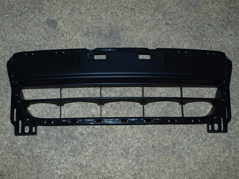 7172155L005PK Suzuki Grelha inferior do pára-choque dianteiro