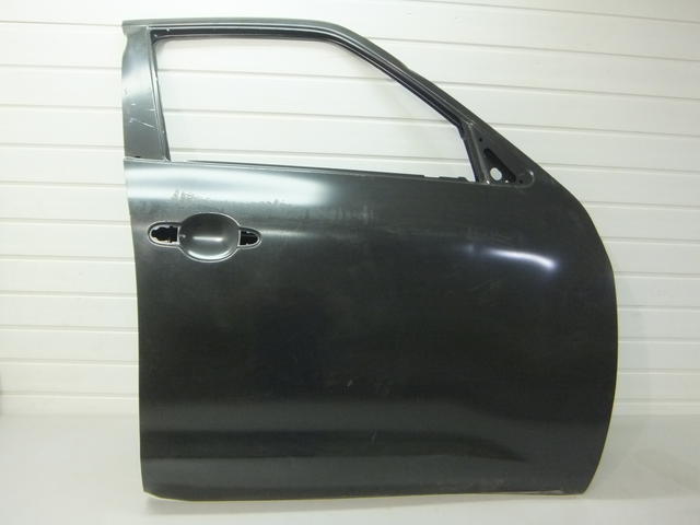 H0100BA6MA Nissan/Infiniti Porta dianteira direita