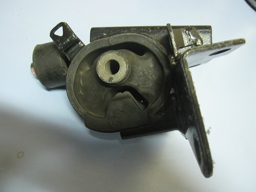 Coxim (suporte) esquerdo de motor GOJ2627 Japko
