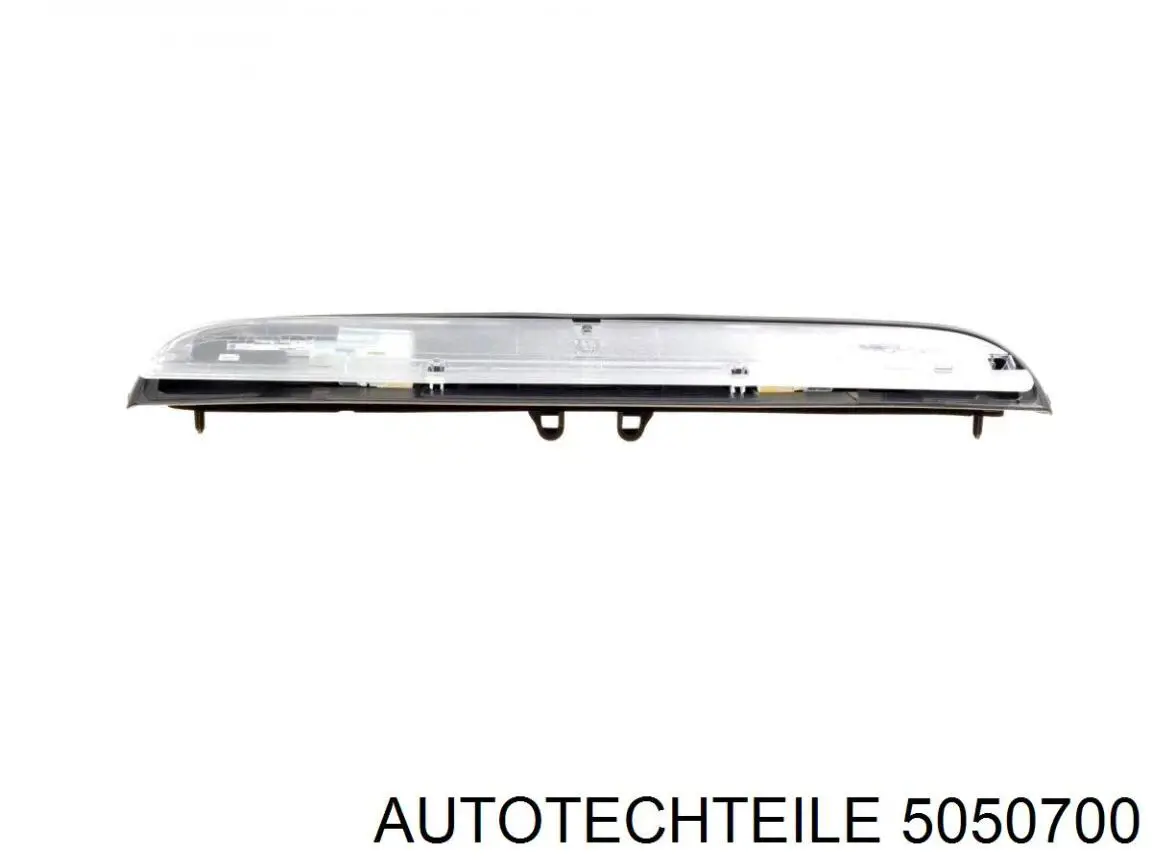 Lanterna da luz de fundo de matrícula traseira Autotechteile 5050700 preço, a partir de 27,80 USD