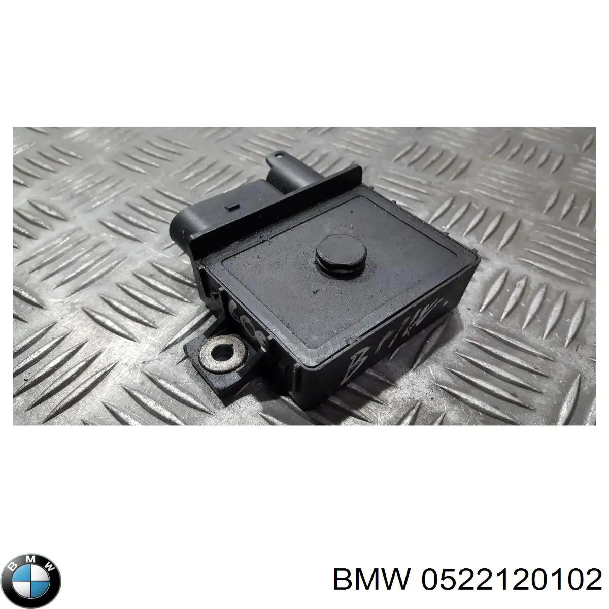  0522120102 BMW