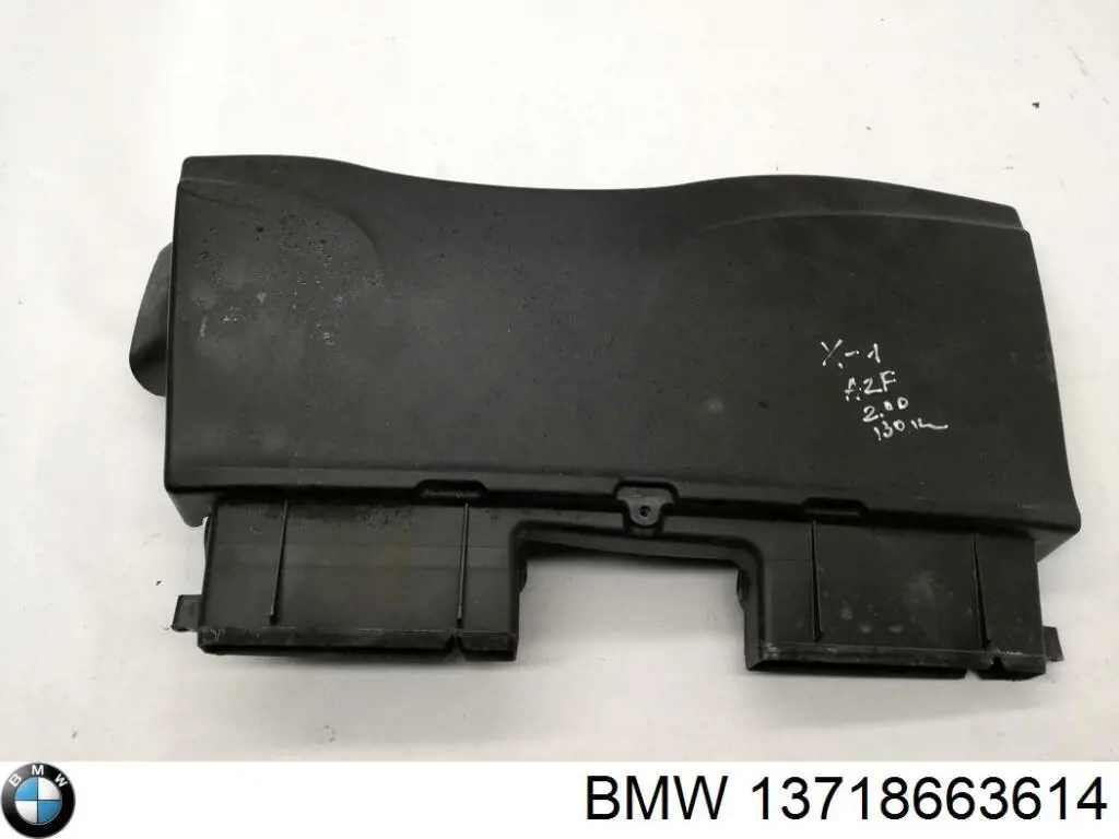 Compre 13718663614 BMW Cano derivado de ar, saída de filtro de ar