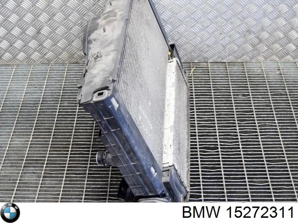 Compre 15272311 BMW Radiador de intercooler