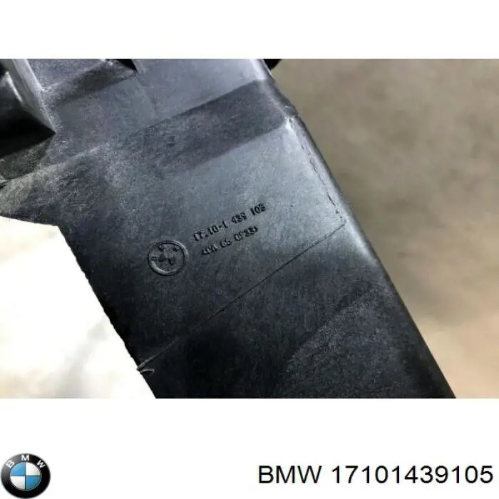 Compre 17101439105 BMW Carcaça de fixação do radiador
