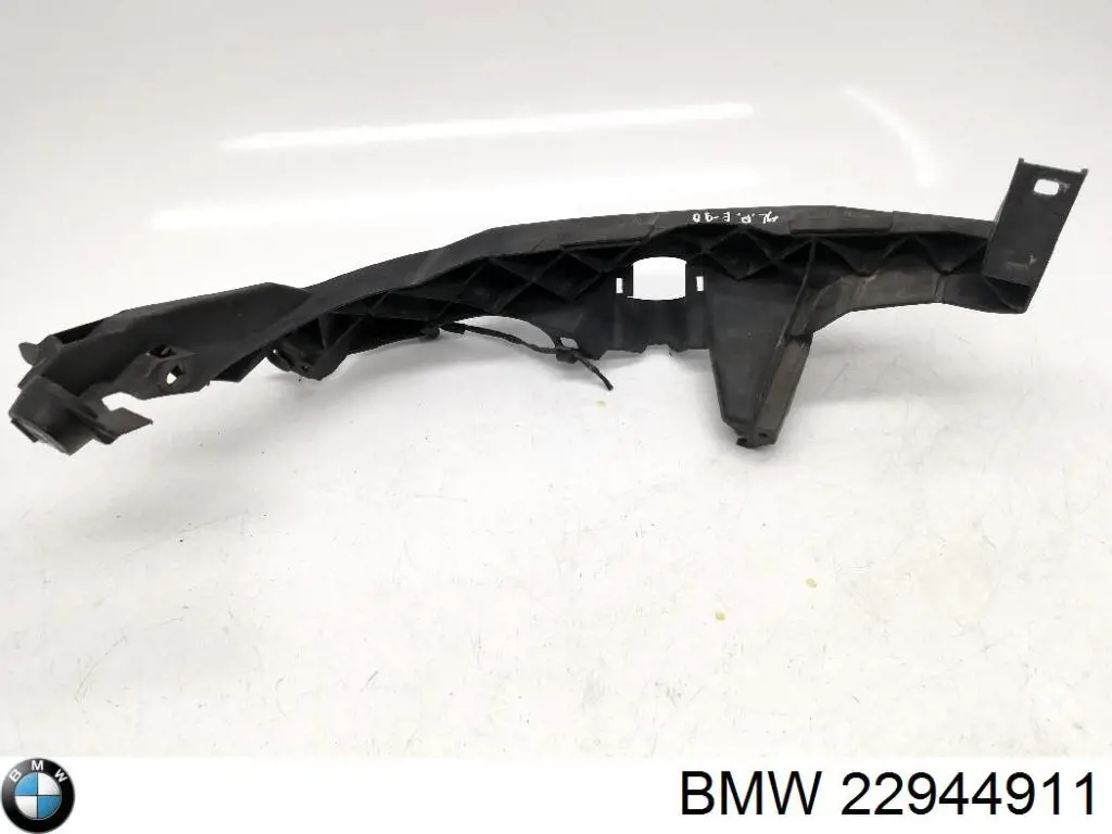 Compre 22944911 BMW Pára-choque traseiro, parte inferior