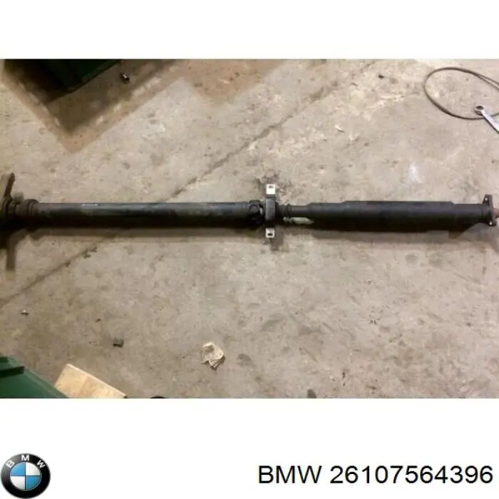 26107564396 BMW Junta universal traseira montada