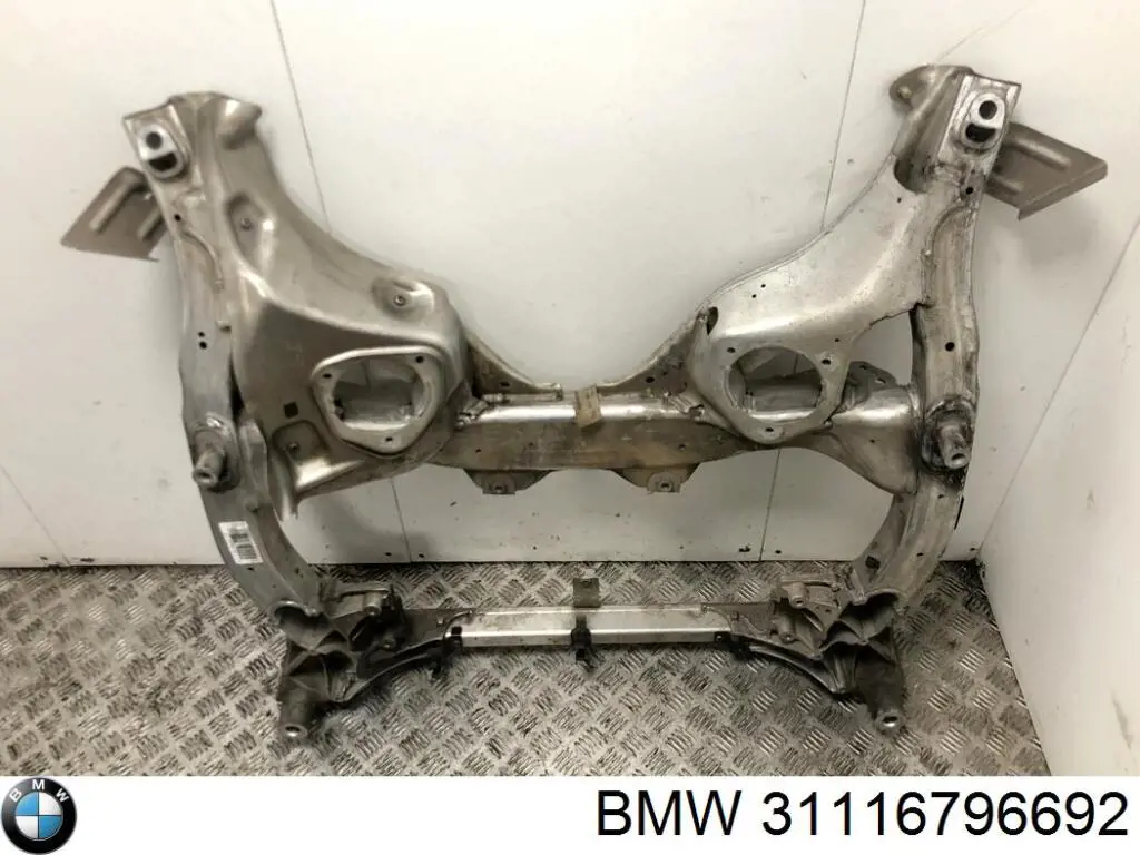 Viga de suspensão dianteira (plataforma veicular) BMW 31116796692 preço, a partir de 570,36 USD