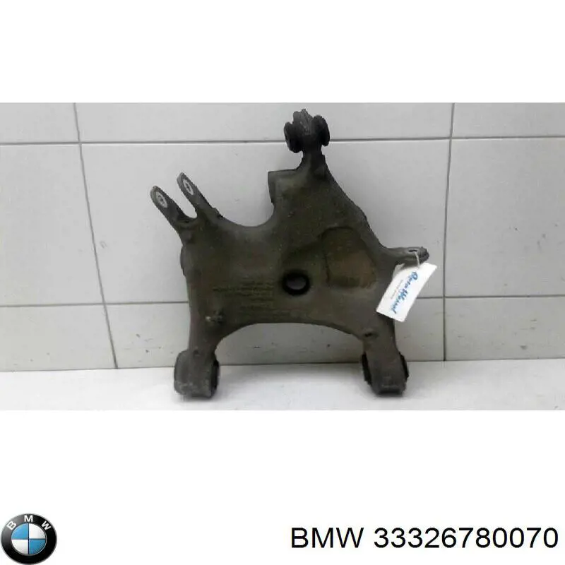 Braço oscilante inferior direito de suspensão traseira BMW 33326780070 preço, a partir de 143,02 USD