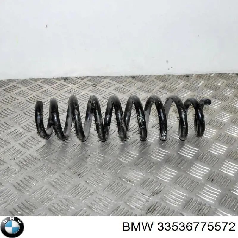 33536775572 BMW Mola traseira