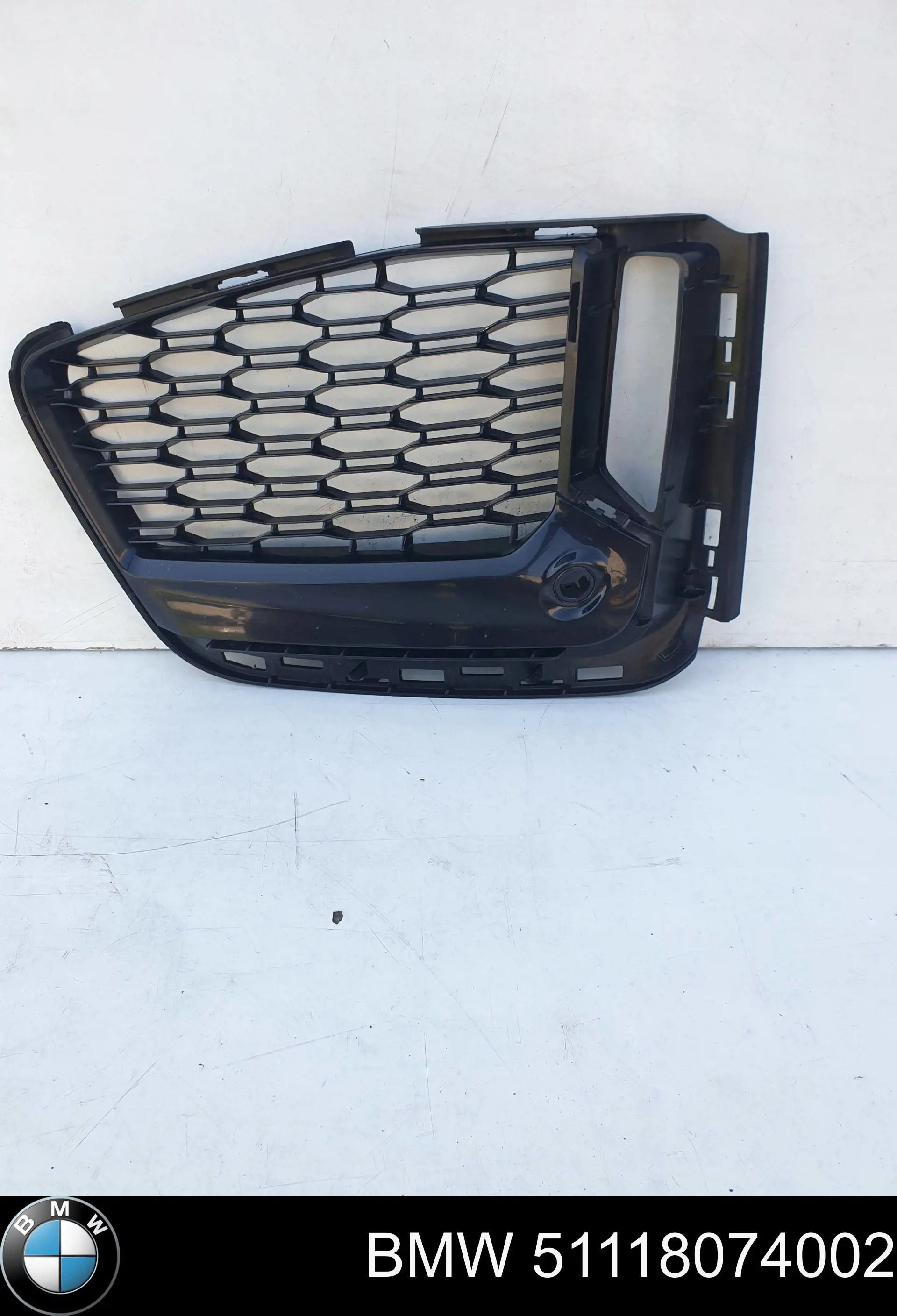 51118074002 BMW Grelha direita do pára-choque dianteiro
