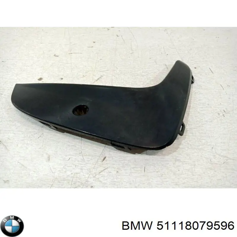 51118079596 BMW Moldura direita do pára-choque dianteiro