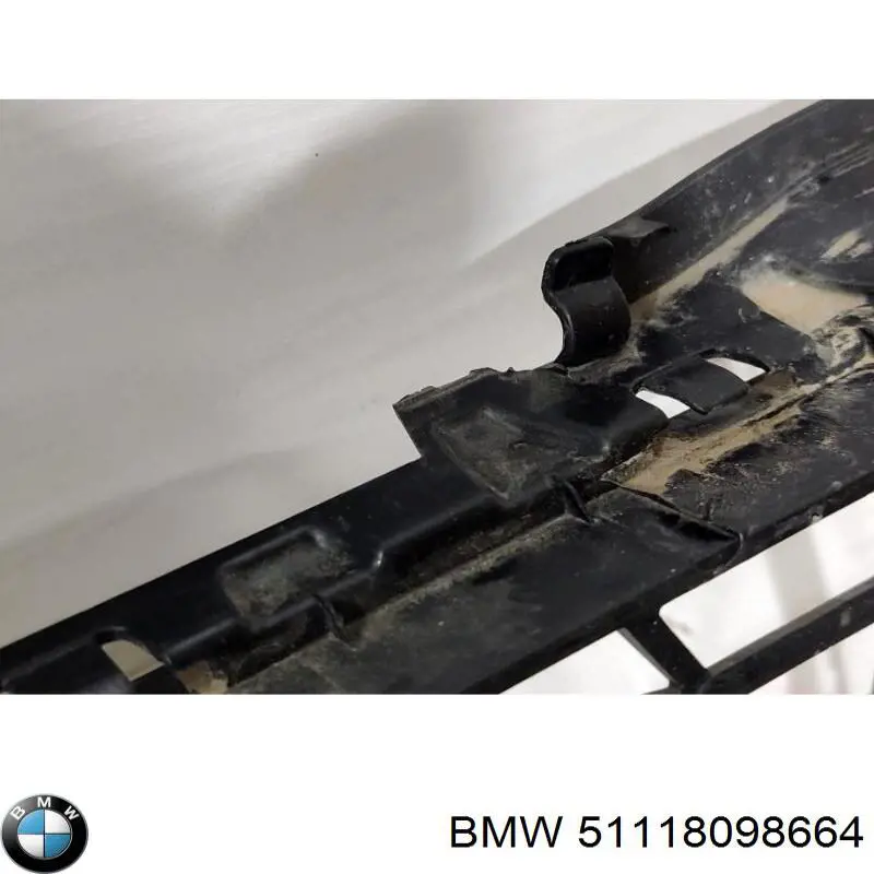 51118098664 BMW Grelha inferior do pára-choque dianteiro