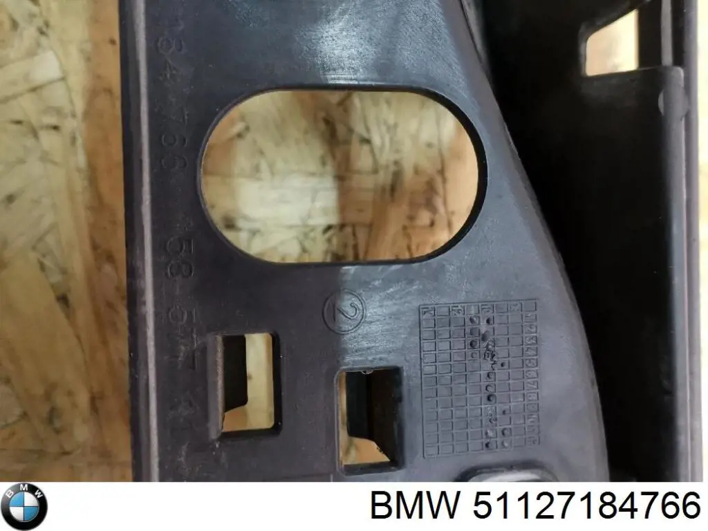Compre 51127184766 BMW Consola central do pára-choque traseiro