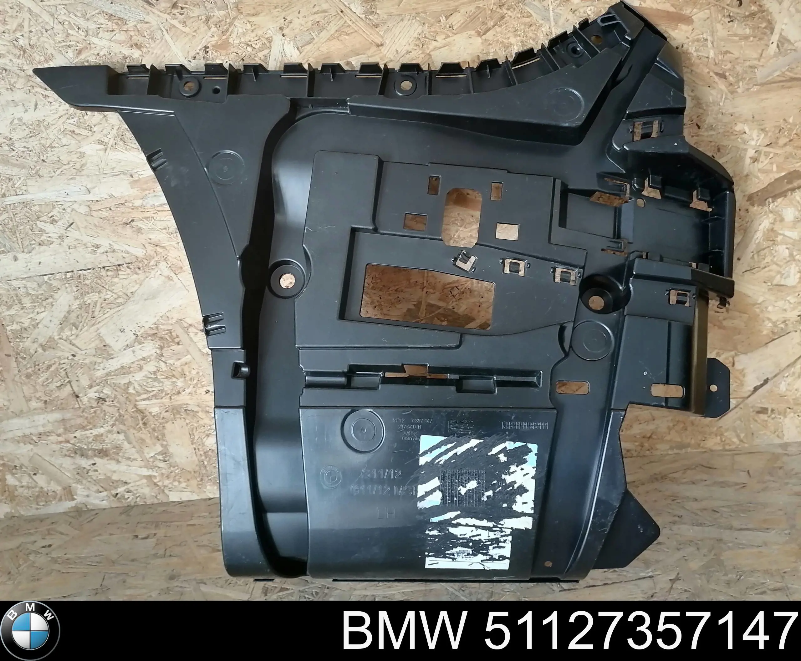 51127357147 BMW Consola esquerda do pára-choque traseiro