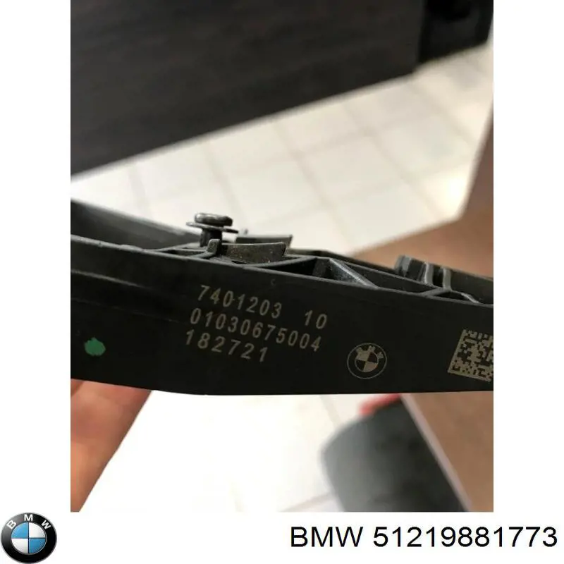 Compre 51219881773 BMW Suporte de maçaneta externa da porta dianteira esquerda