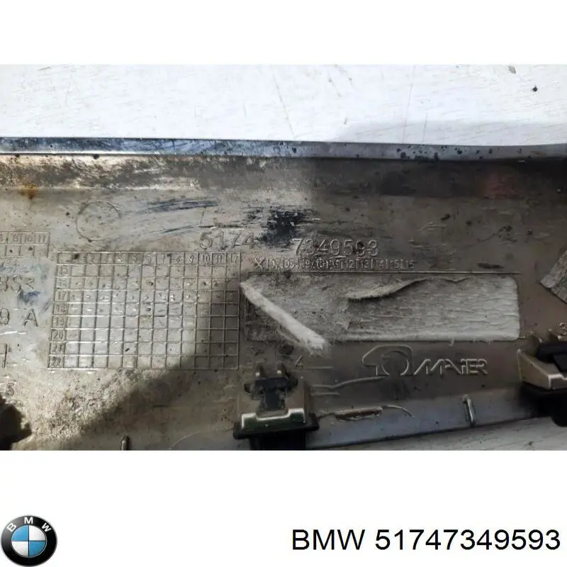 51747349593 BMW Moldura do pára-lama dianteiro esquerdo