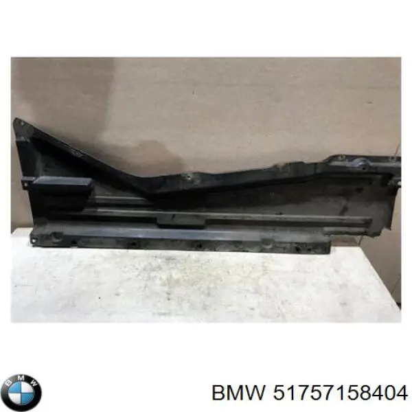 51757158404 BMW Proteção de fundo direita